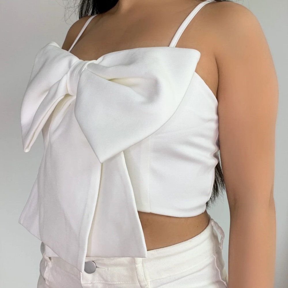 Boutique Cloud Ten Bow Crop Shirt
